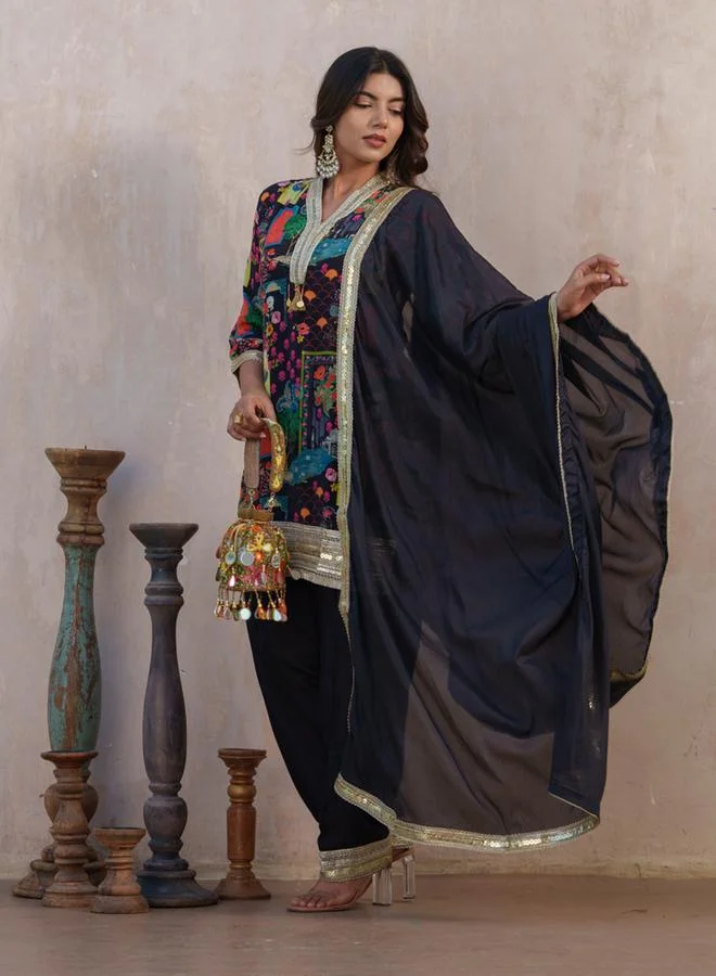 دي دبليو طقم كورتا مستقيمة بنقوش إثنية مع بنطال وسروال ودوباتا للنساء